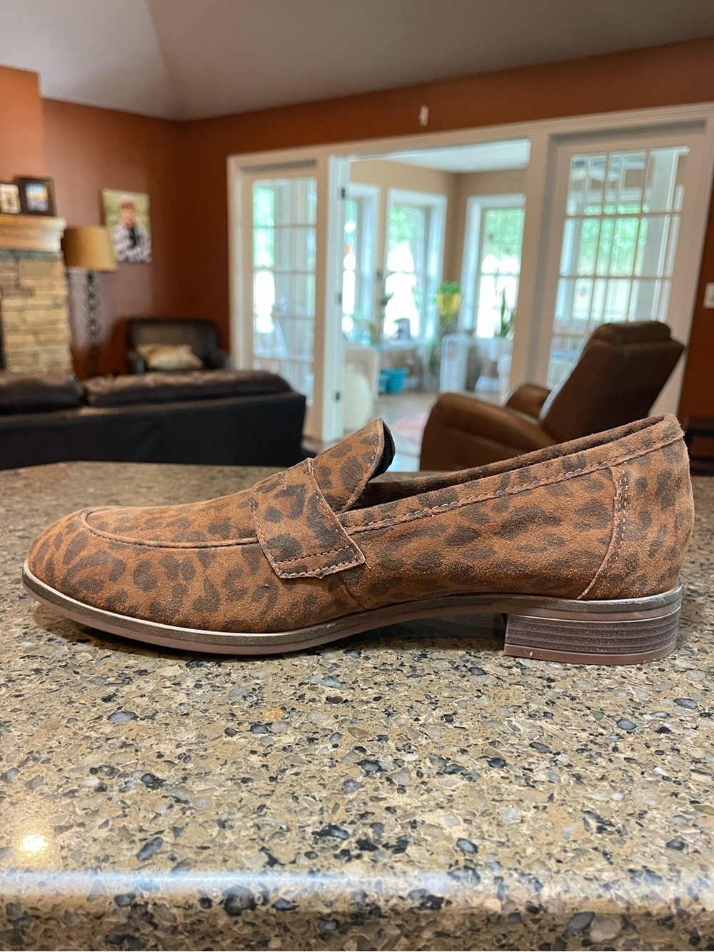 Clarks Trish Rose Loafer Leopard Print Suede Sz 6.5 Ultimate Comfort New w/o Tag - Picture 4 of 12
